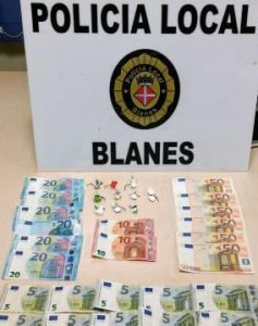 El material que duia a sobre el detingut - (Diari de Girona)