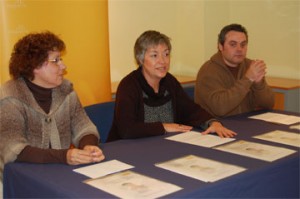 dsc_05001-02 Cuatrecases, al centre, juntament amb Teresa Verdaguer dissabte a Malgrat