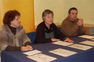 Cuatrecases, al centre, juntament amb Teresa Verdaguer dissabte a Malgrat