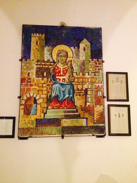 Mosaic que es pot visitar a l'església