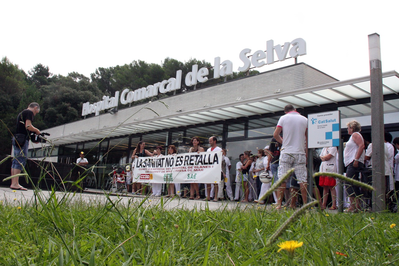 Manifestació davant de l'Hospital al 2011. Foto: ACN