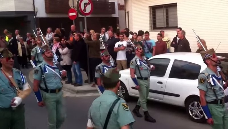 Palafolls. Imatge captada del Youtube de la desfilada per Setmana Santa dels Legionarios pel barri de Sant Lluís La Hermandad de Antiguos Caballeros Legionarios Careto: No Foto: Captura Youtube/Amaral 907#Maria Teresa Marquez