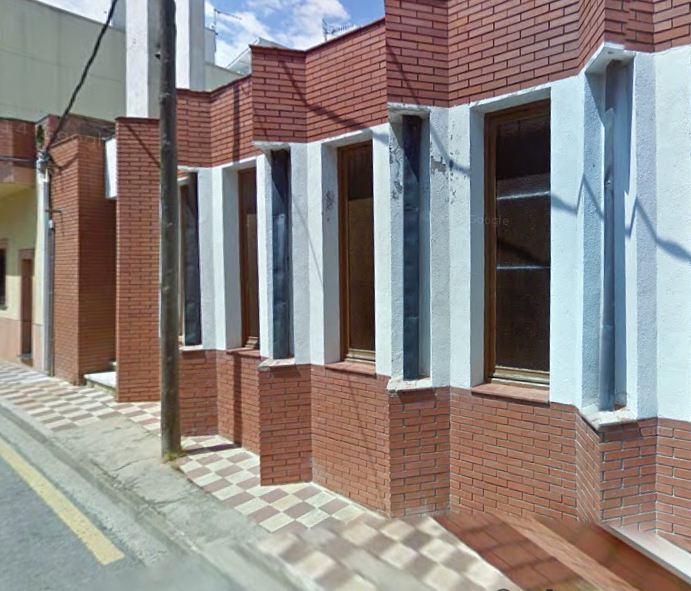 Façana de la parròquia de St Lluís