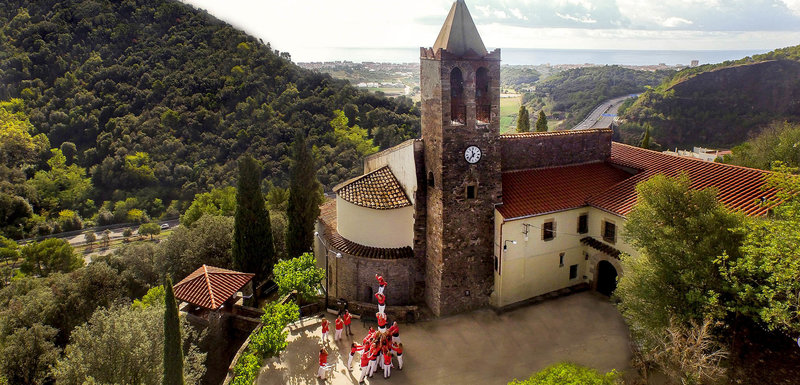 Pineda de Mar. Calendari dels castellers Maduixots pel 2017 amb indrets del parc natural Montnegre-Corredor Foto: CASTELLERS DE L'ALT MARESME