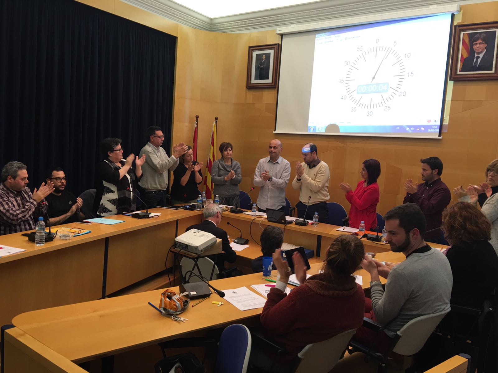 Moment en què Albert Cuní, regidor de cultura, ha presentat la seva dimissió. RP