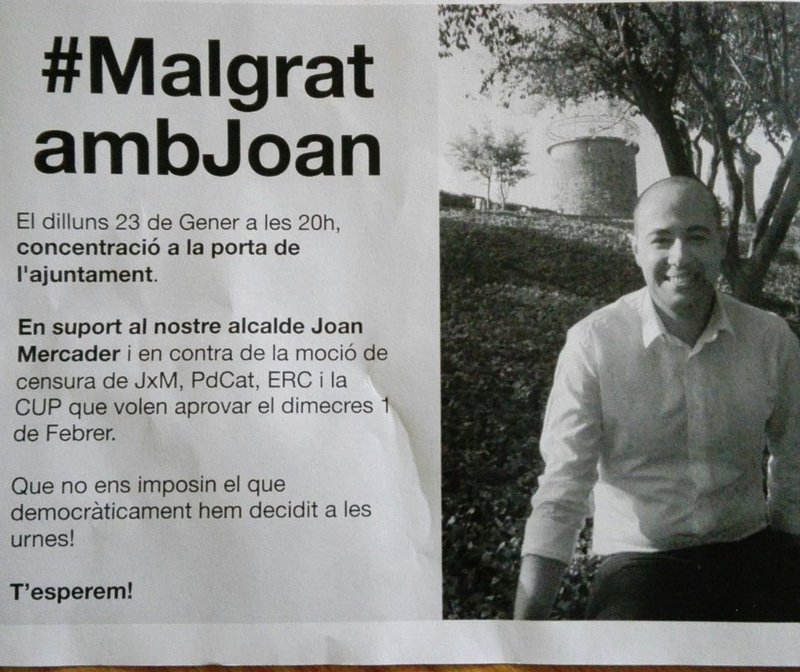 Malgrat de Mar. Crida a la concentració en suport de l'alcalde Joan Mercader a qui presenten una moció de censura Foto: EPA