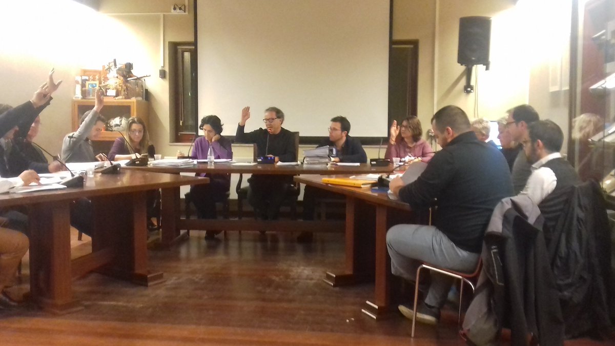 Moment de la votació dels Pressupostos del 2017. Aj. Palafolls
