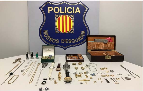 Objectes requisats la detingut per robatoris al Baix Maresme. Mossos d'Esquadra