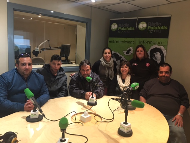 Alguns dels usuaris de la Fundació Molí d'en Puigver t a la visita d'avui a la ràdio. RP