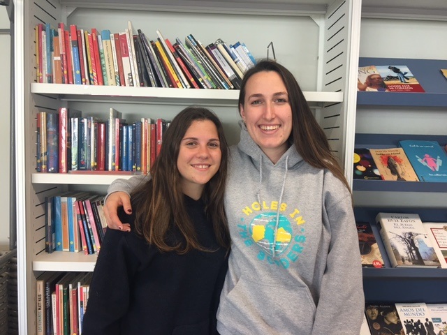 Alba Ribot (esquerra) i Marina Serra (dreta), d'Acció Solidària. RP