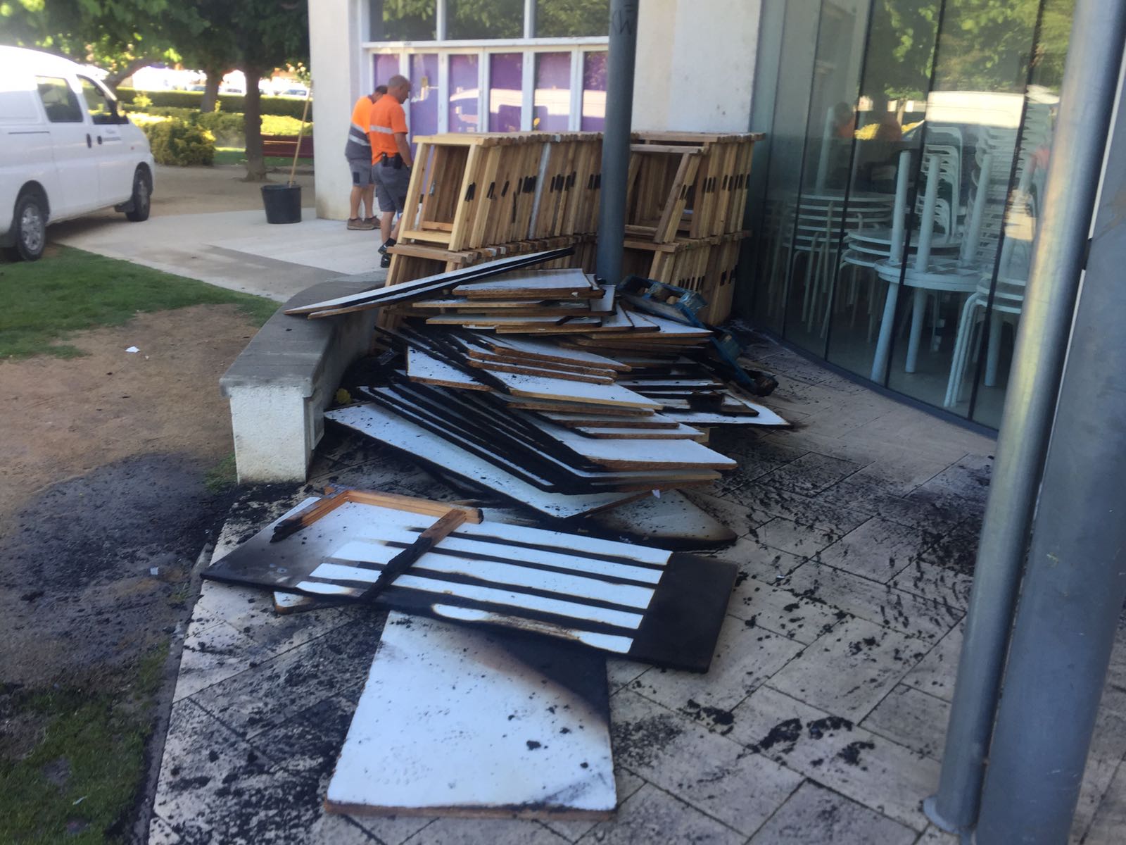 Material cremat al Casal de l'Avi