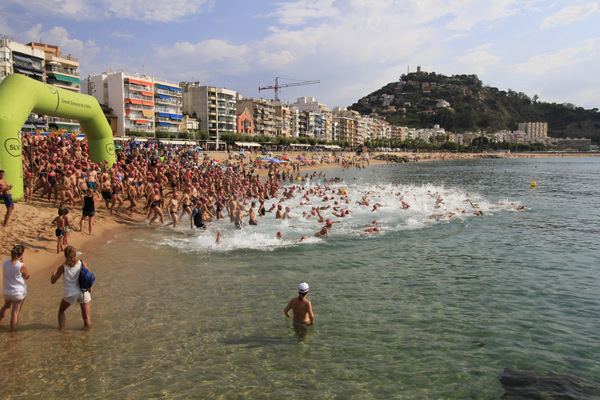 Sortida 75a Travessia Popular al Port de Blanes (Fotografia: Joaquim Llorens)