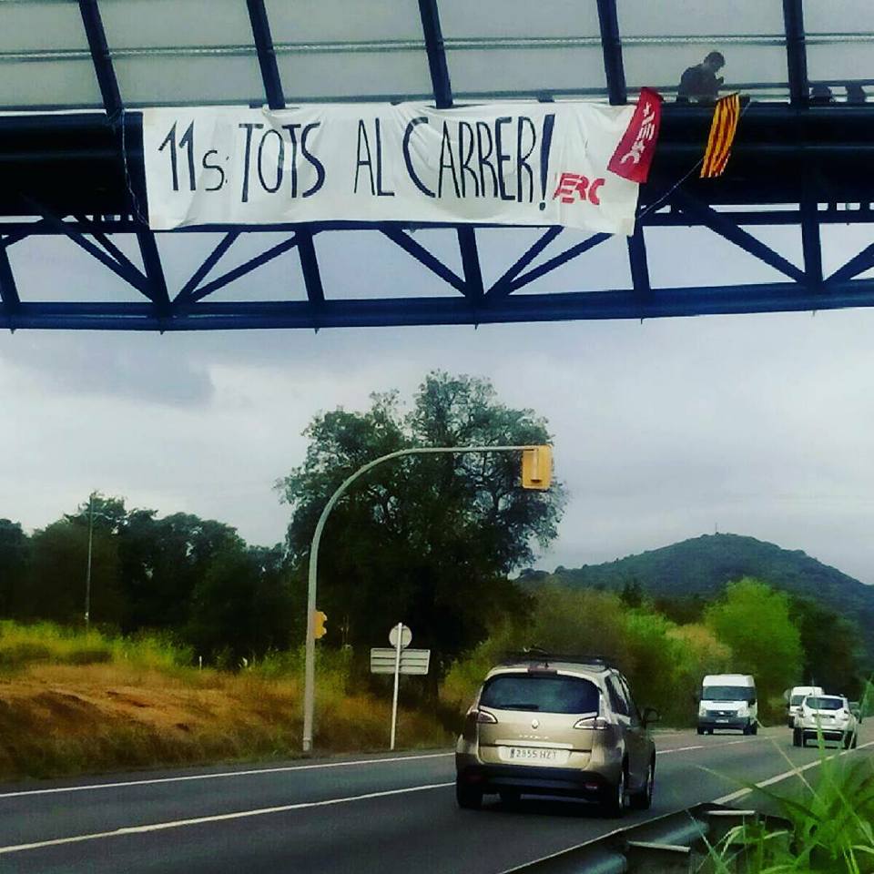Pancarta a la Passera. (JERC Palafolls)
