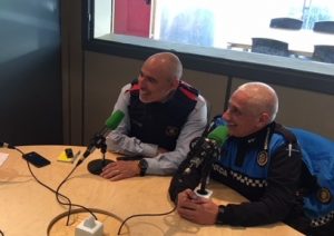 Josep Pujades, dels Mossos d'Esquadra, i Jaume Ulldemolins, de la Policia local de PLF, al seu pas per aquesta emissora - (Ràdio PLF)