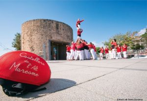 Una de les imatges protagonistes del nou calendari 2018 dels Maduixots - (Castellers de l'Alt Maresme)